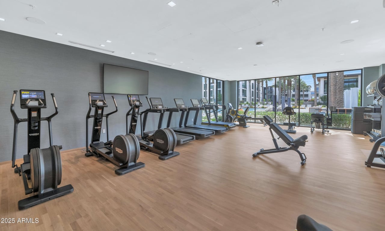 6587 N PALMERAIE Boulevard, 1051