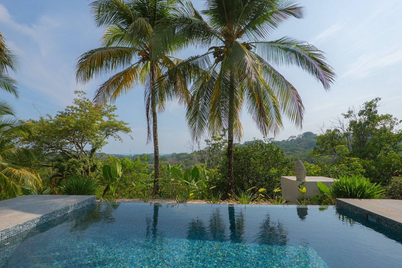 Ocean Peek Paradise Villa - 3 Bed - 1 Bath With a Pool in Hatillo