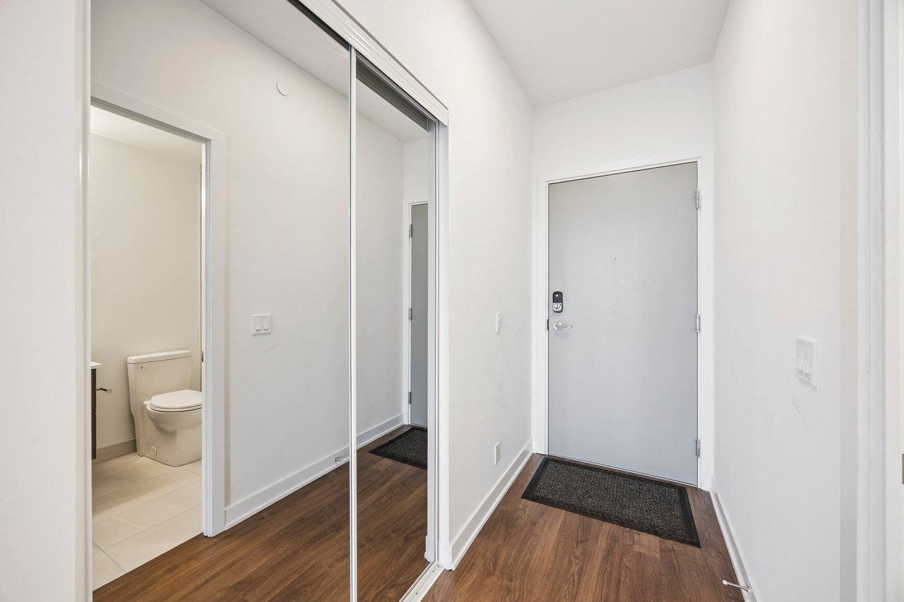50 Upper Mall Way #2109
