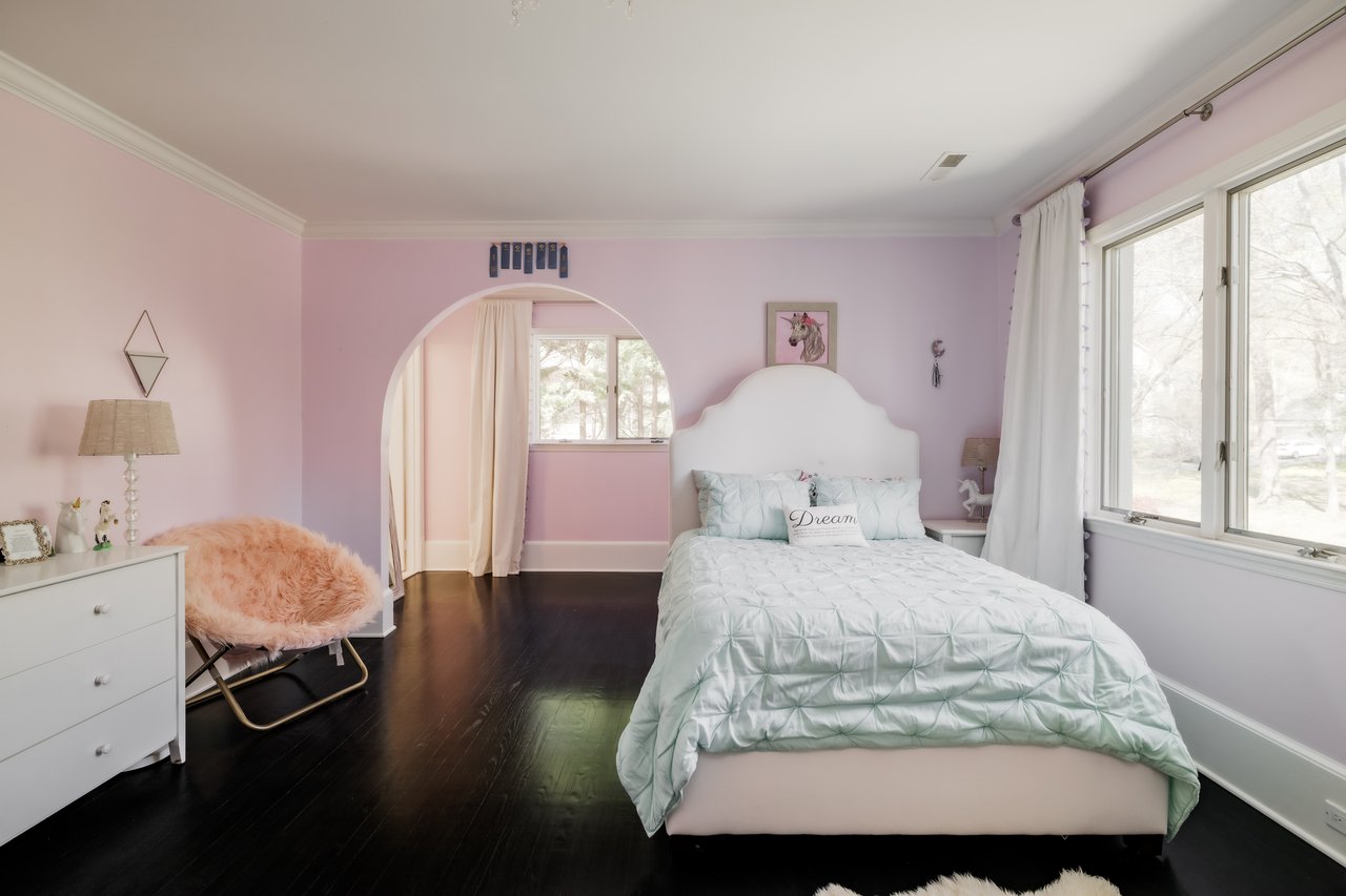 9200 Holly Oak Drive