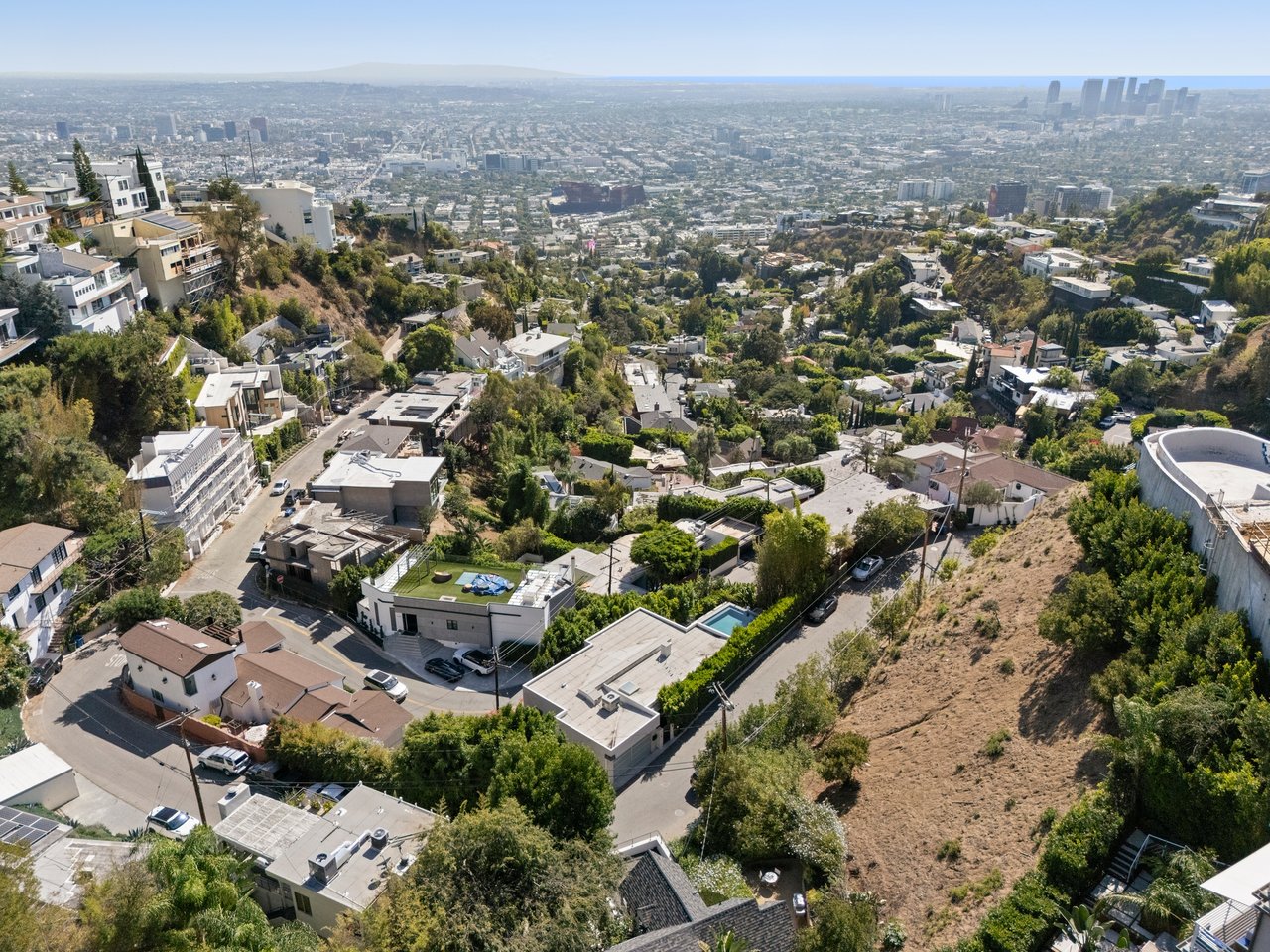 1722 Sunset Plaza Dr