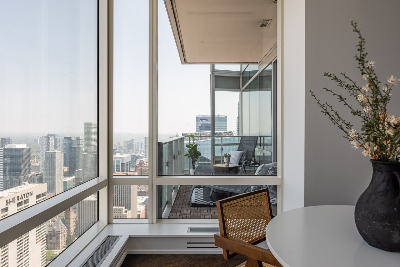 Suite 6104- 180 University Avenue
