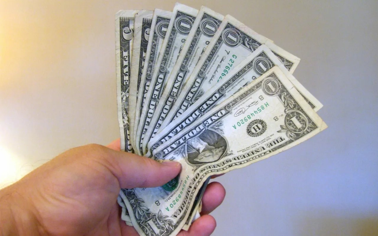 What to Know About Cash Offers When Selling Your Home