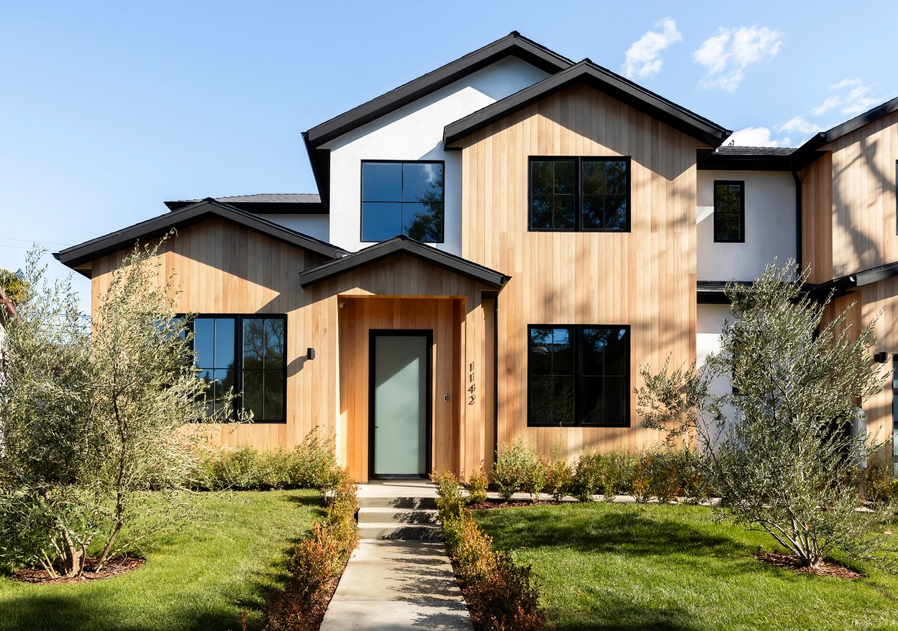 1142 Charm Acres