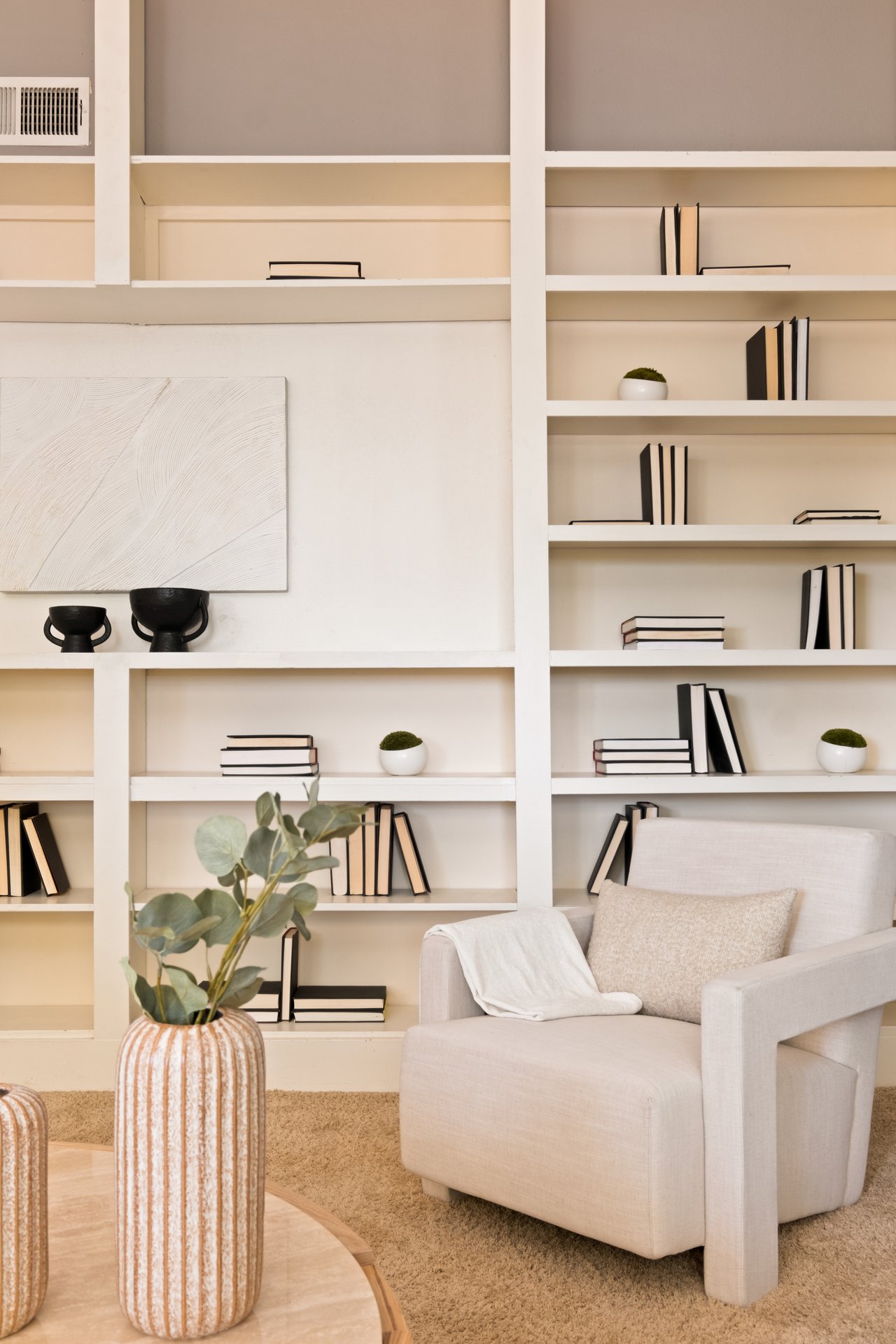 20607 Martha St, Woodland Hills