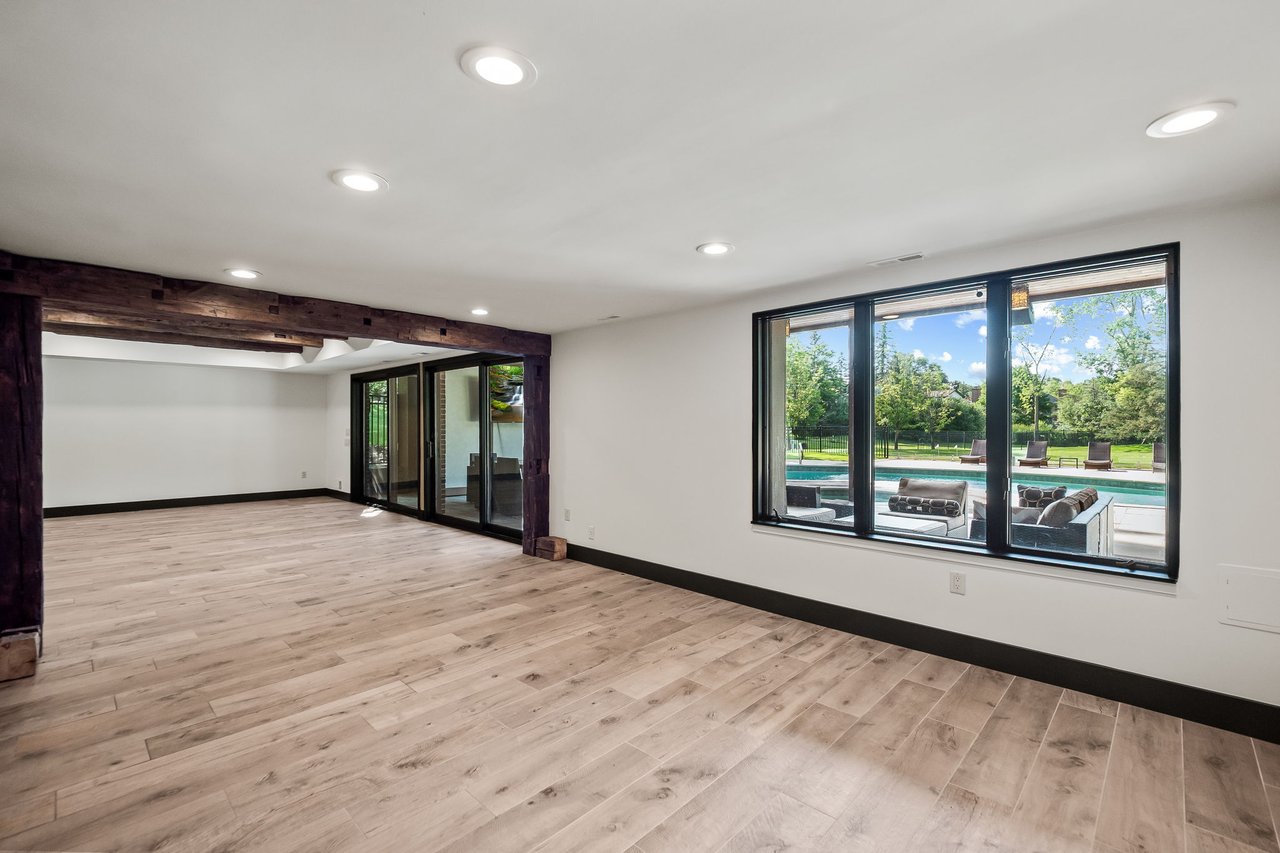 260 Woodwind Dr, Bloomfield Hills