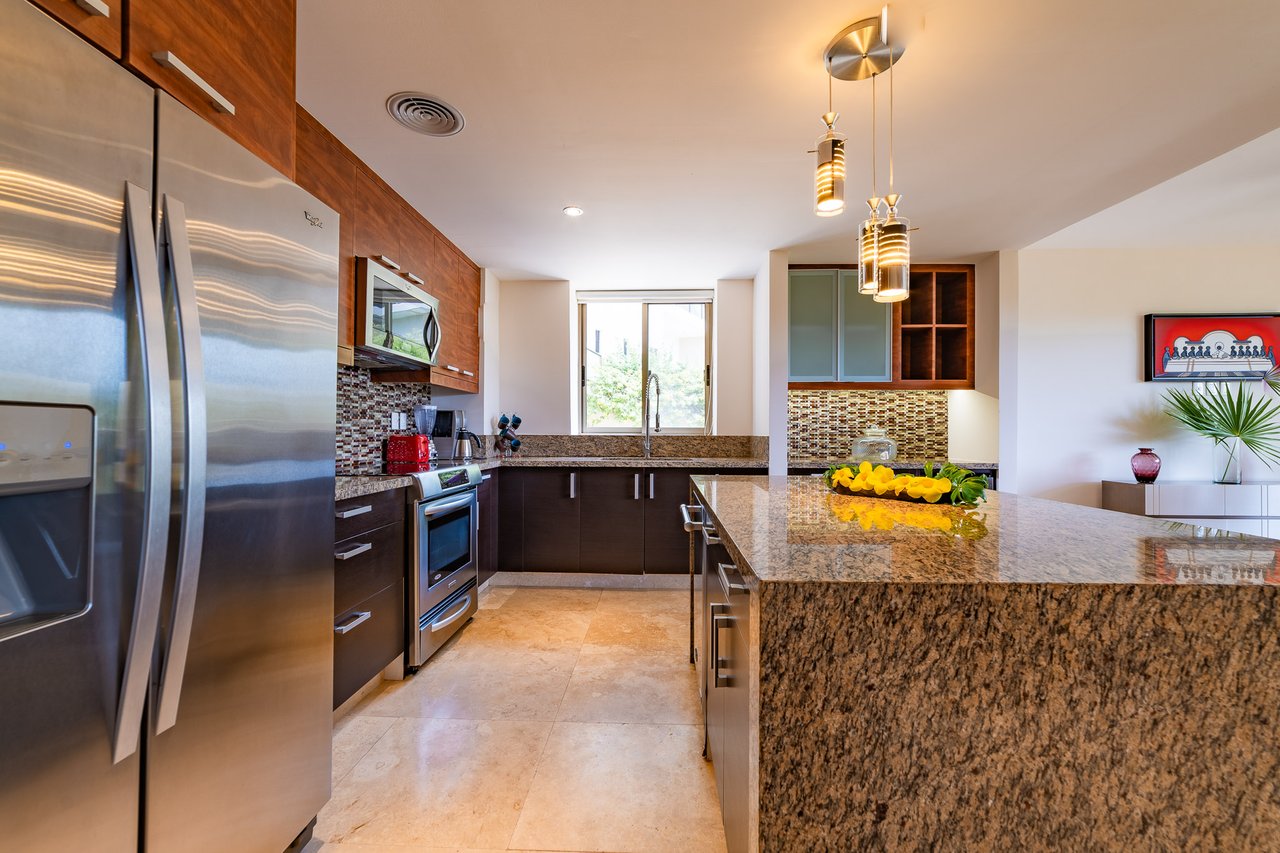 3 Bedroom, Condo, COSMO 8A-1