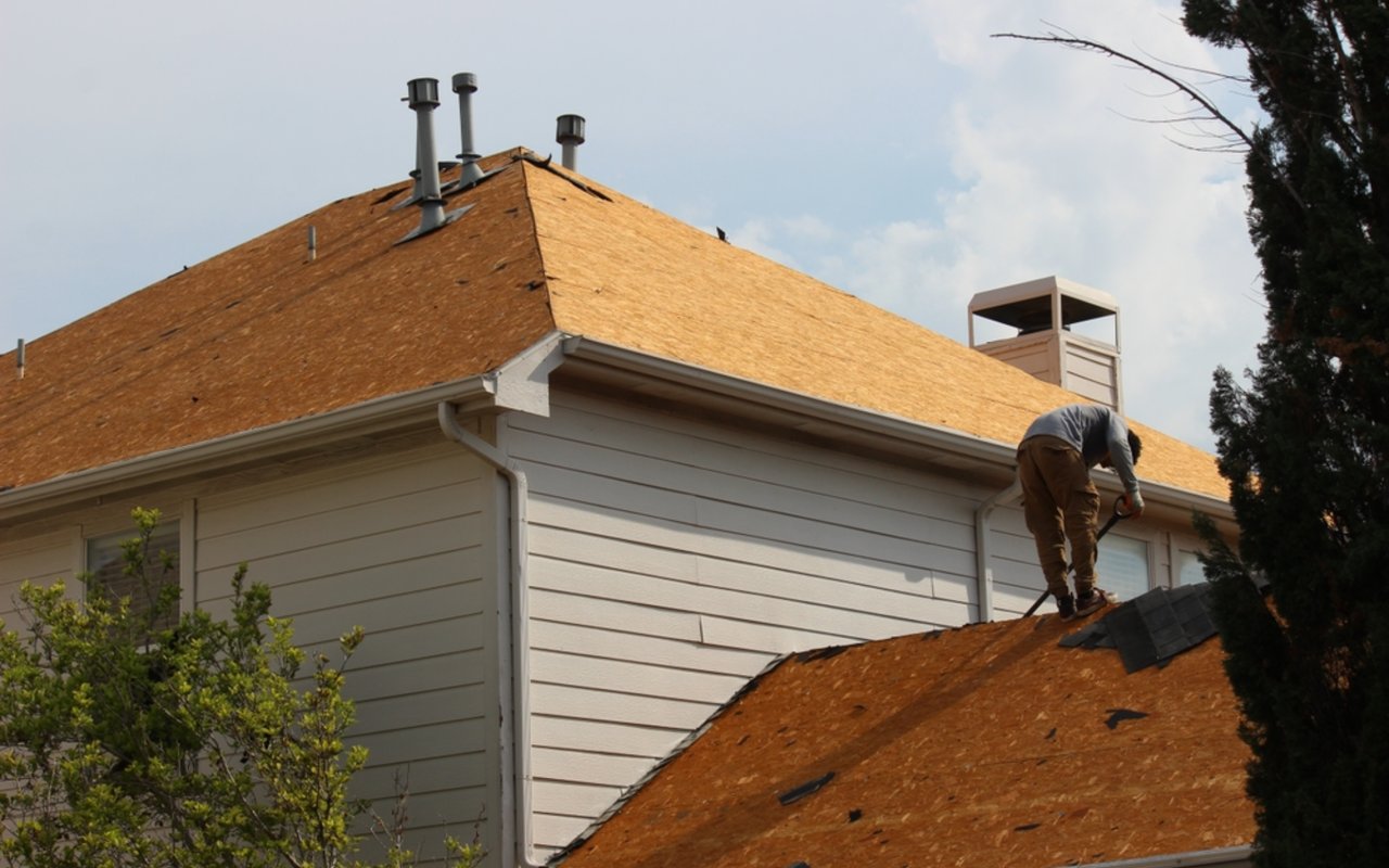 Seasonal Home Revitalization: Tailoring Transformations for Every Season