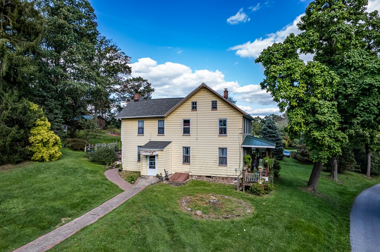 1387 Parkland Road