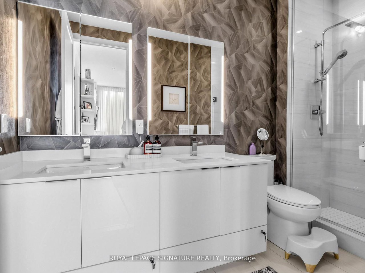 J. DAVIS HOUSE PENTHOUSE 