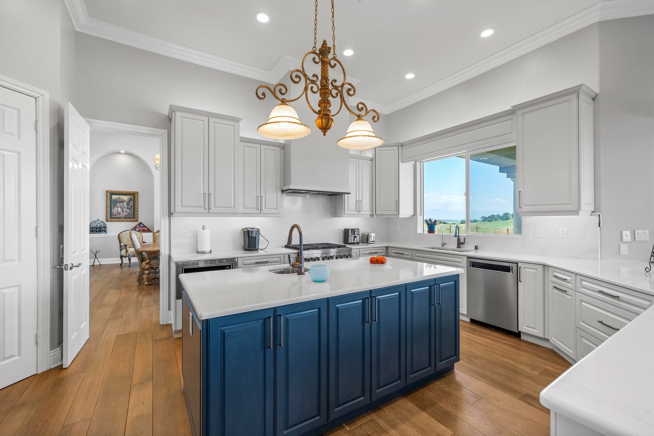 41653 Oak Trail Court