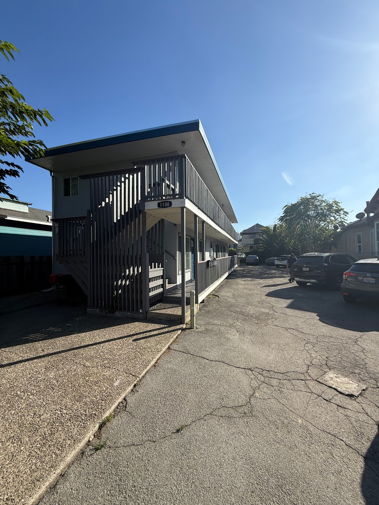 1108 Chestnut St, Oakland, CA 94607