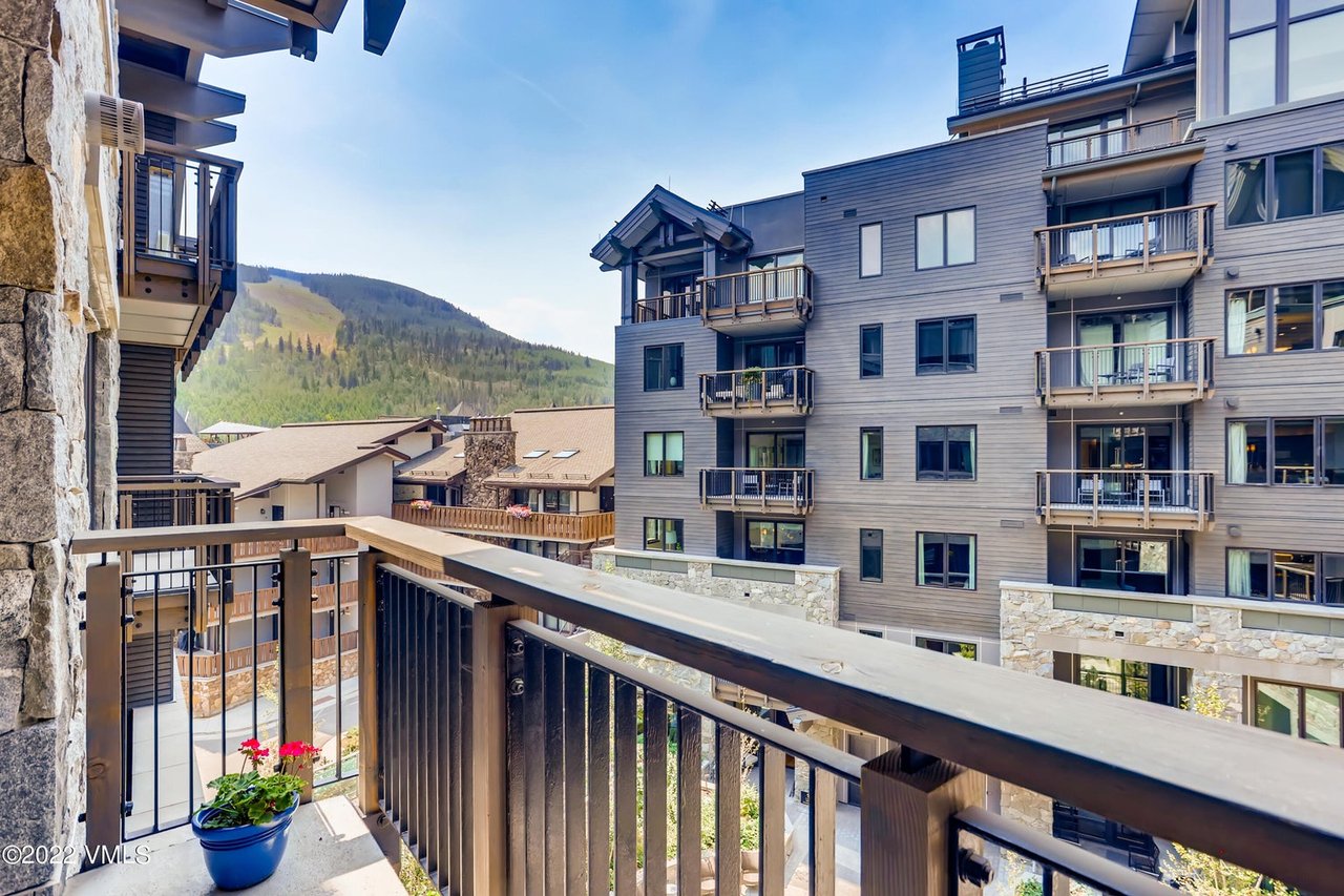 701 W Lionshead Cir #E401 Vail