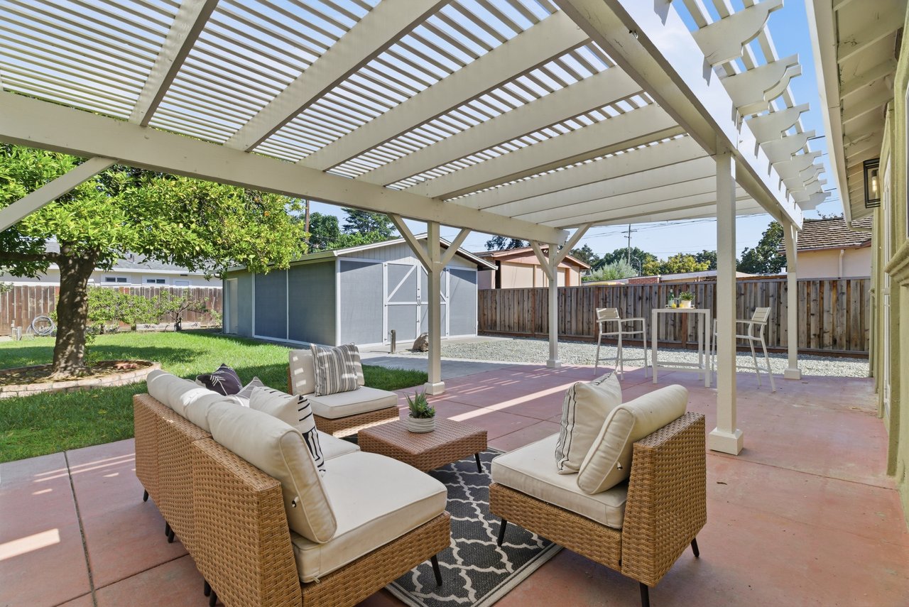 972 Emerald Way