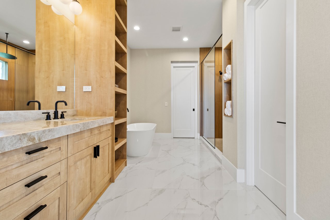 7706 Ficquette Rd- Windermere
