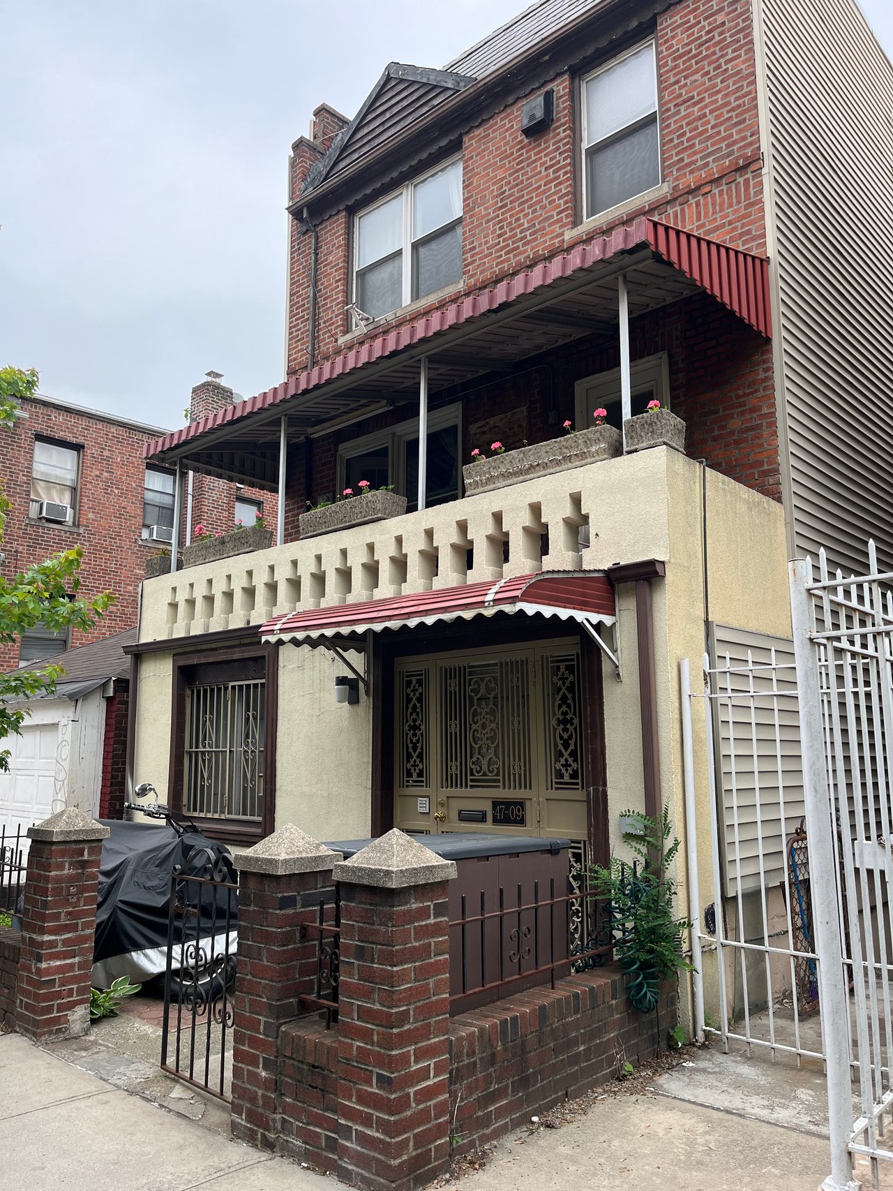 Sunnyside 3 Family House