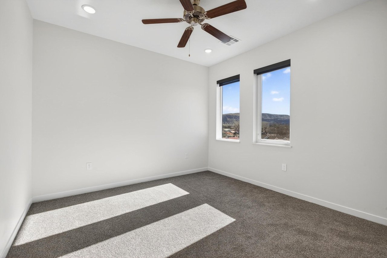 983 W State St C-203
