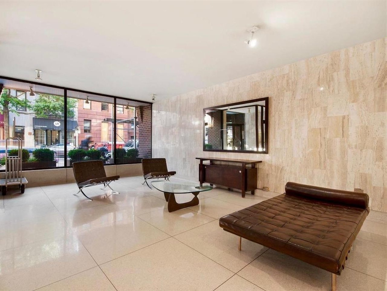 201 W 21st St, #11K