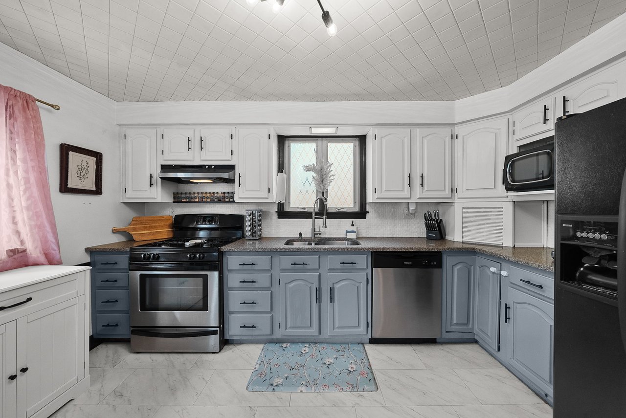 615 Lincoln Ave, Carnegie PA 15106