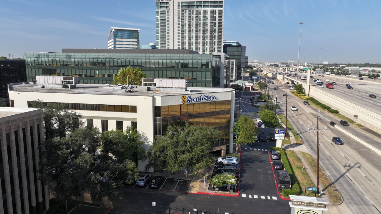 Hedwig Plaza - 9601 Katy Freeway