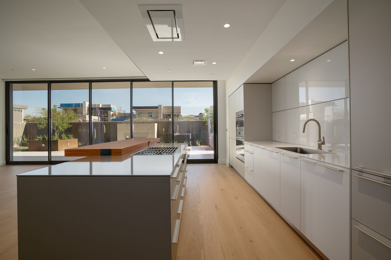 5000 N CAMELBACK RIDGE Drive, 108