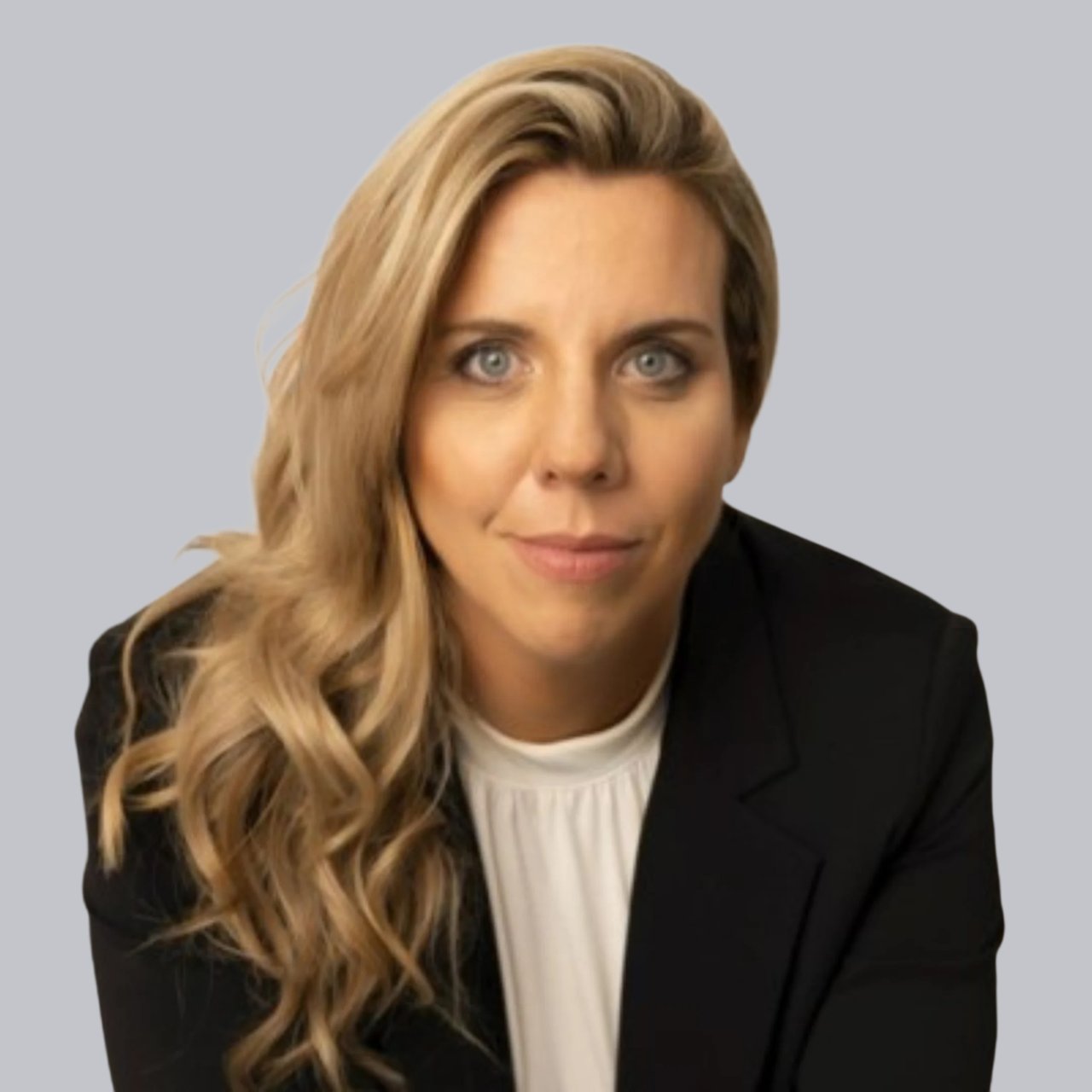 Silvana Azpiazu Prosper, TX Real Estate Agent Headshot