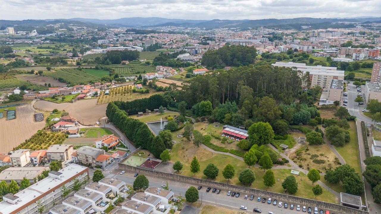 Modern 3-Bedroom Apartment with Balcony and Garage in Águas Santas, Porto Area