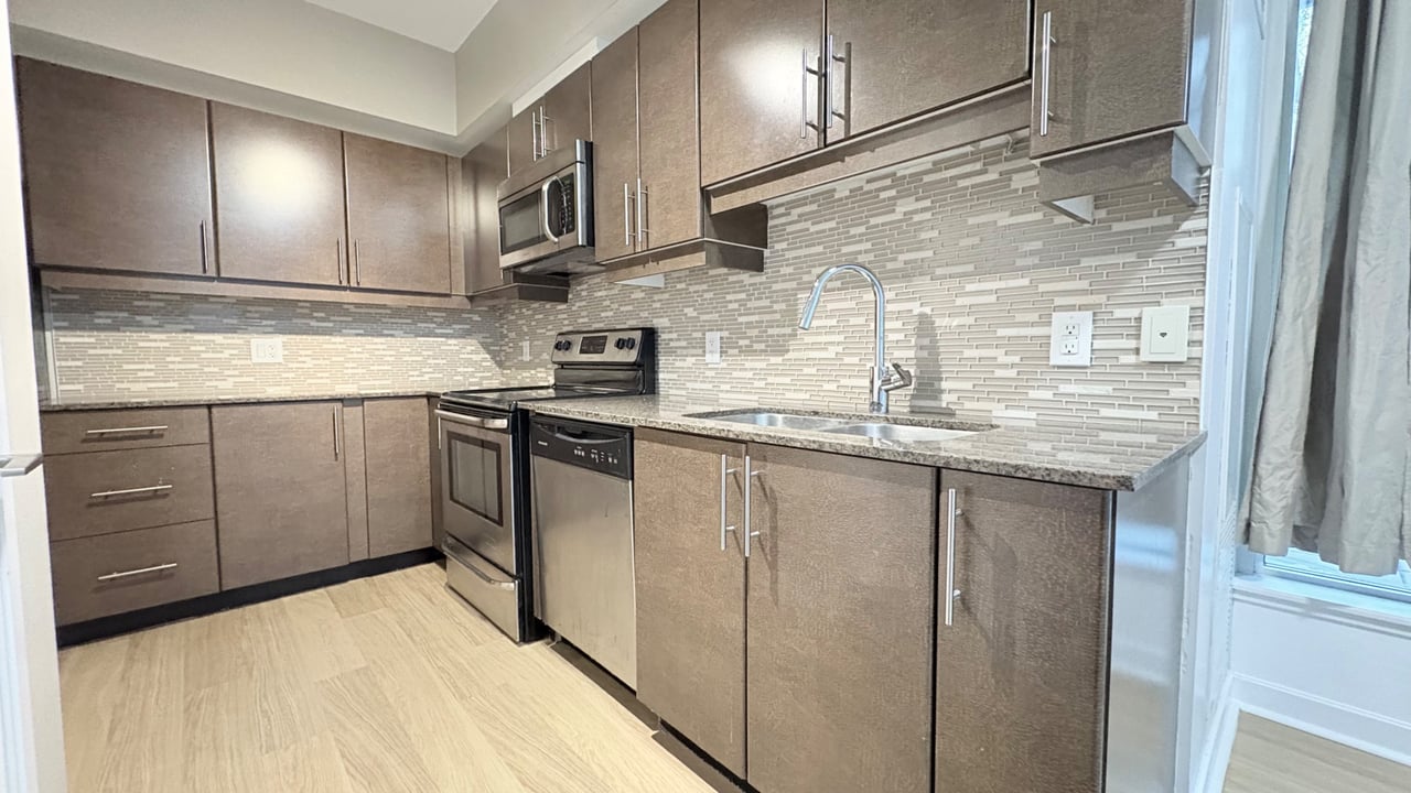 33 Bay Street Unit:504