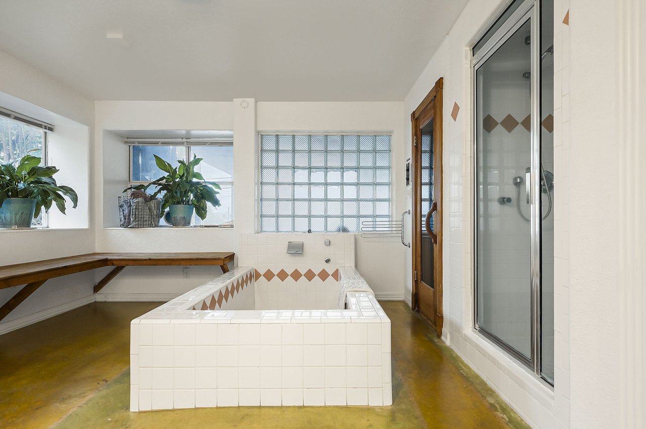 Historic East Austin Home near the French Legation with Artistic Soul, Airbnb History & Limitless Potential