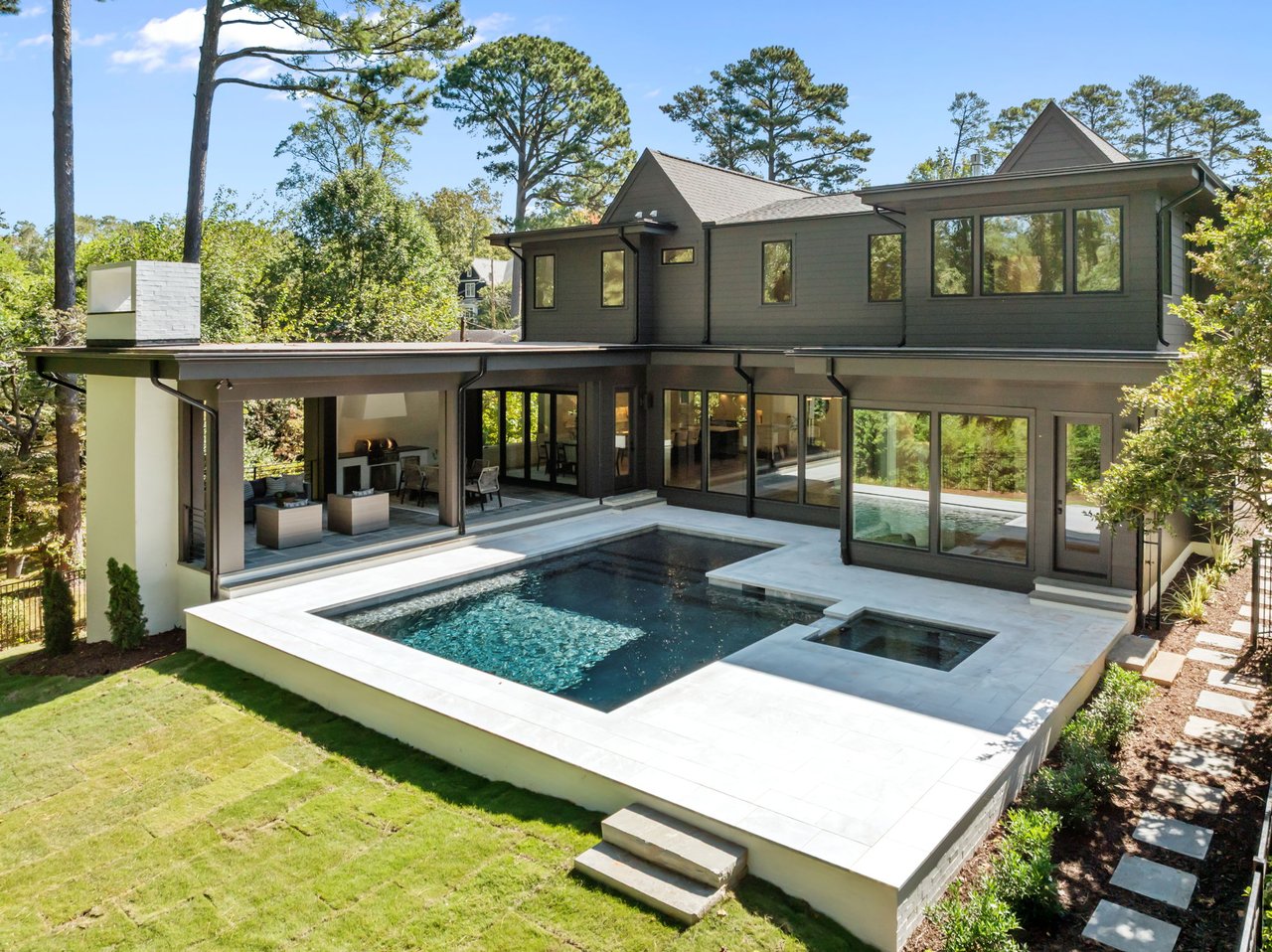 2419 Medway Dr