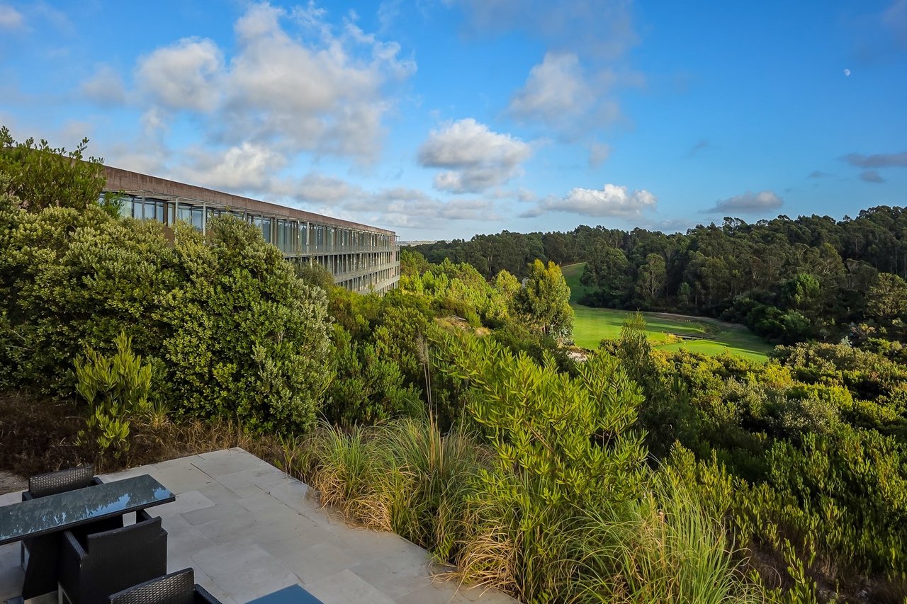 Japanese-Inspired Villa in Bom Sucesso Resort, Óbidos