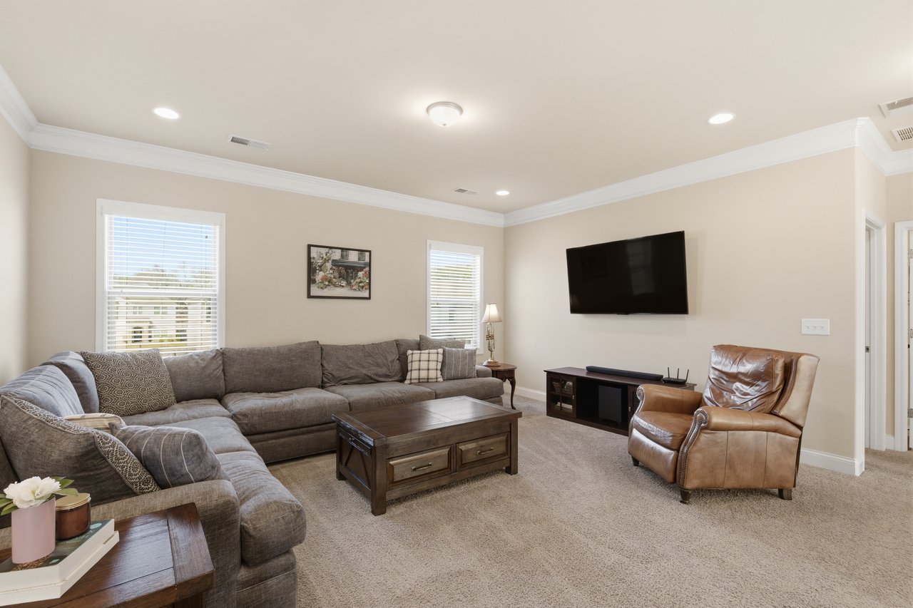 24 Dunsborough Drive