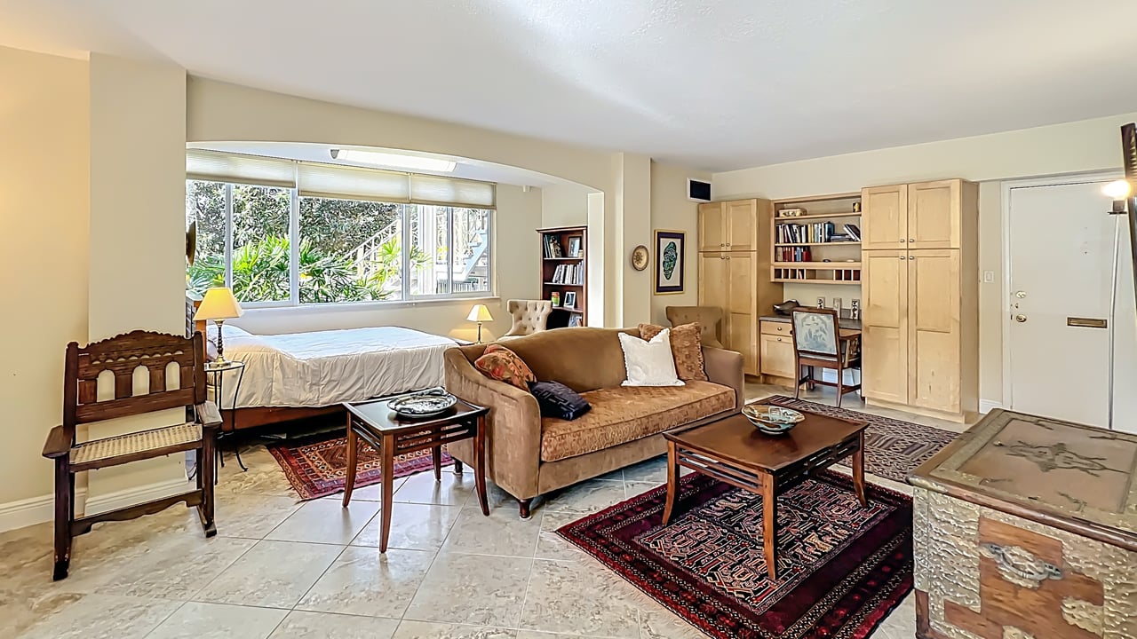 Blissful Downtown Winter Park Pied-à-Terre at Whispering Waters 