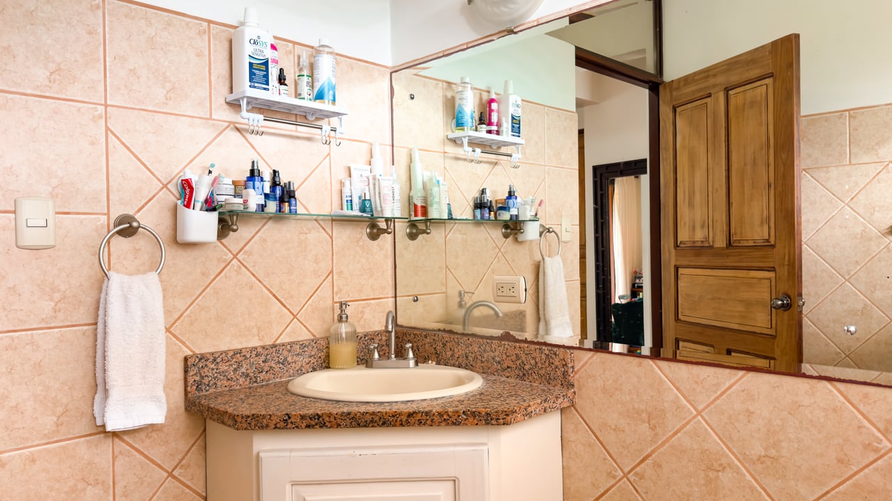 Jaco Condo Bathroom