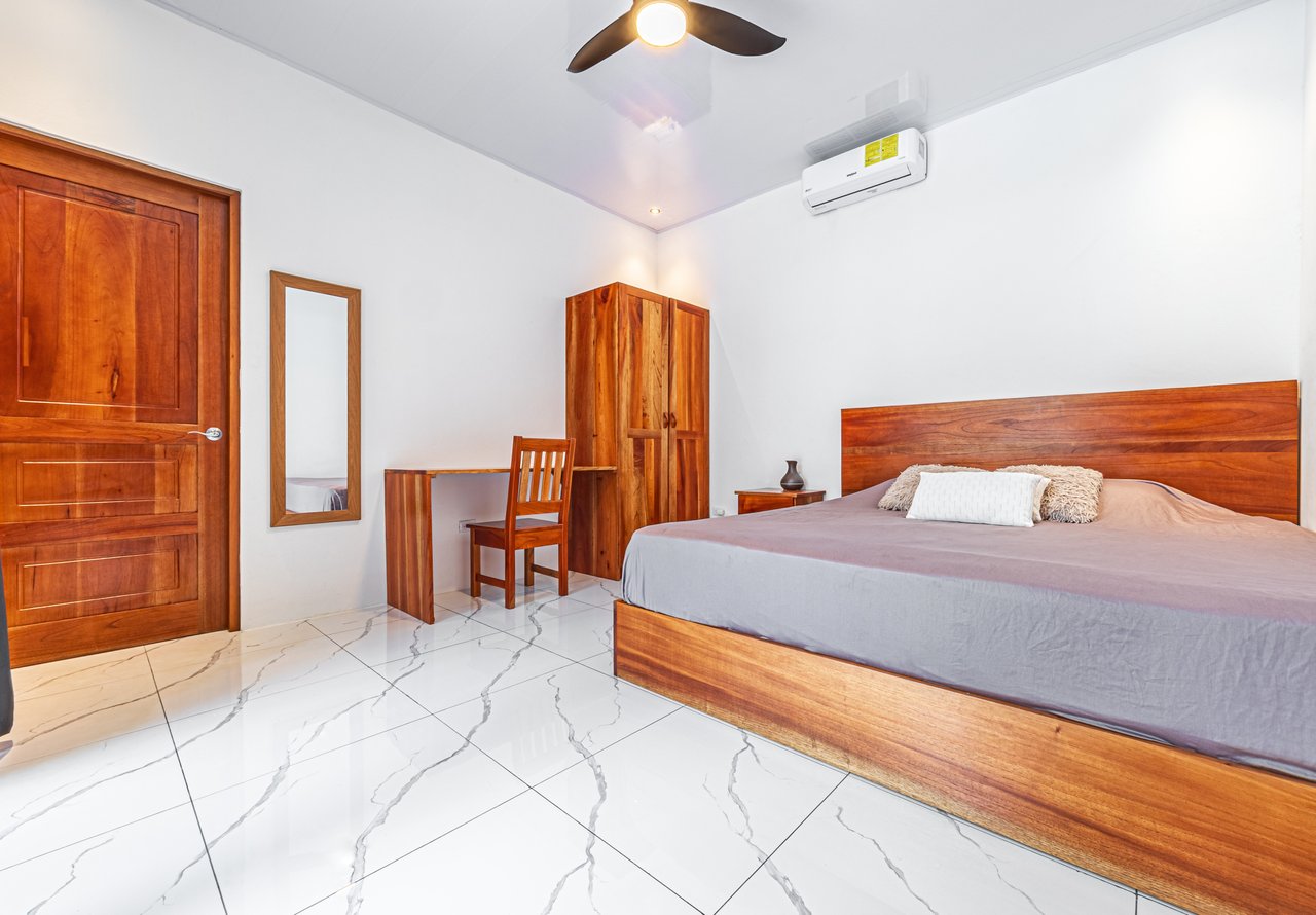 Comfortable 3-Bedroom Pool Home Near Beaches, Parks, and Restaurants
