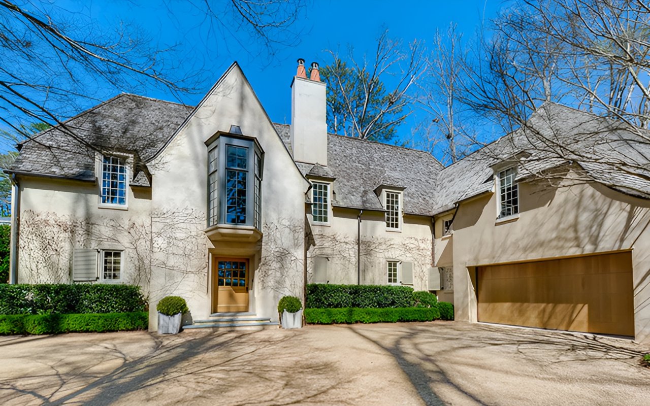 Poetic Layout, Soulful Decor & Familiar Feel Define 401 Argonne Drive