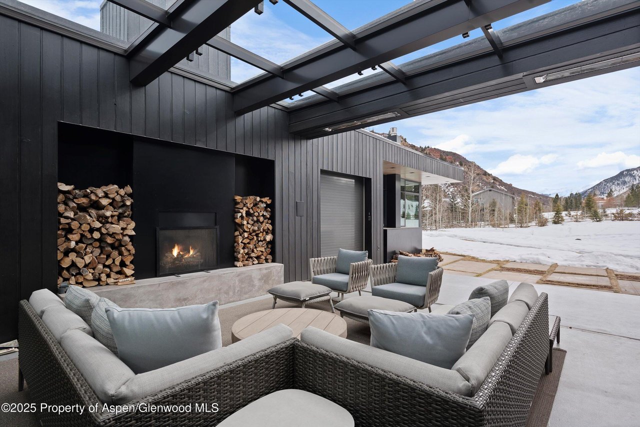 276 Coach Road