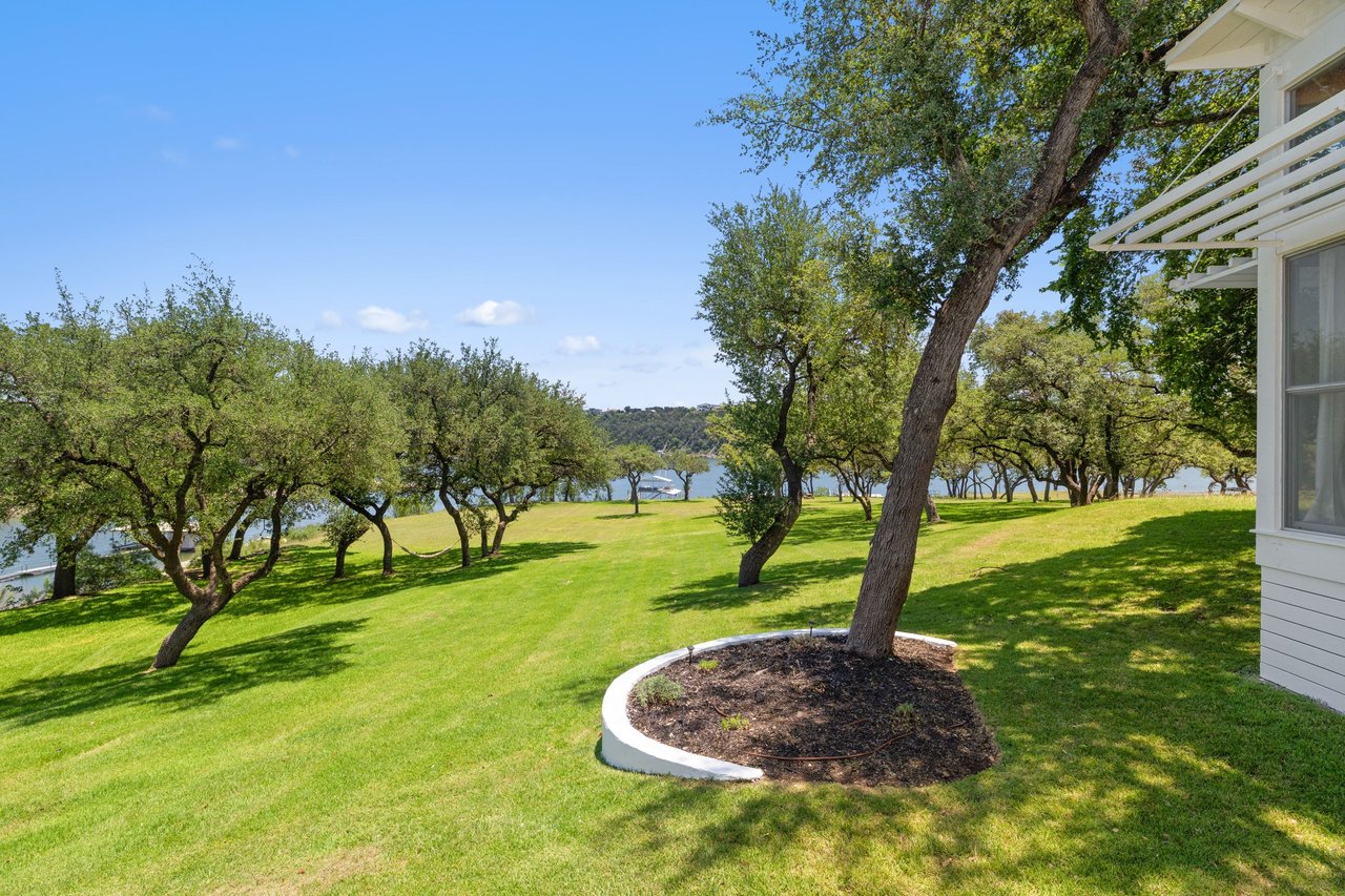 1209 Edgewater Drive