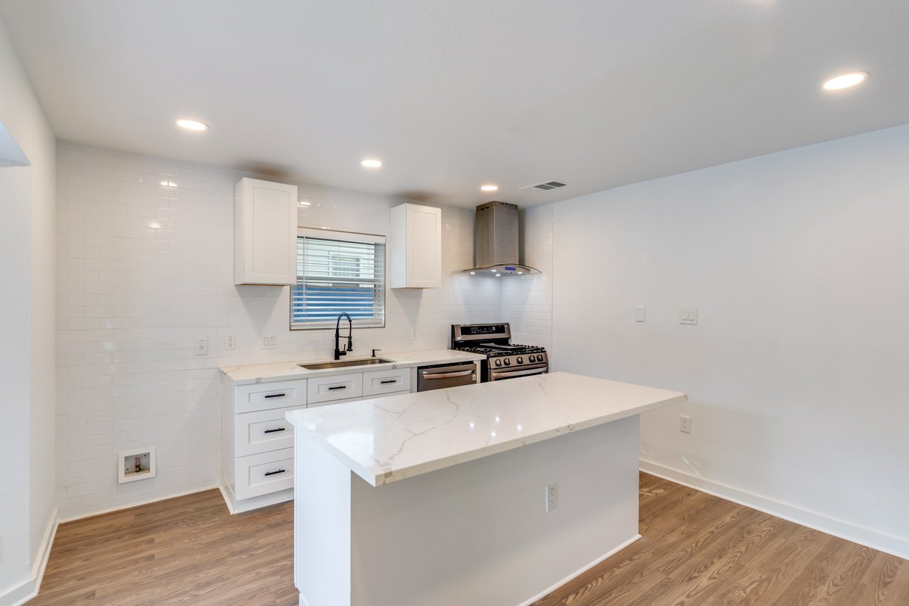 1107 Chesapeake DR