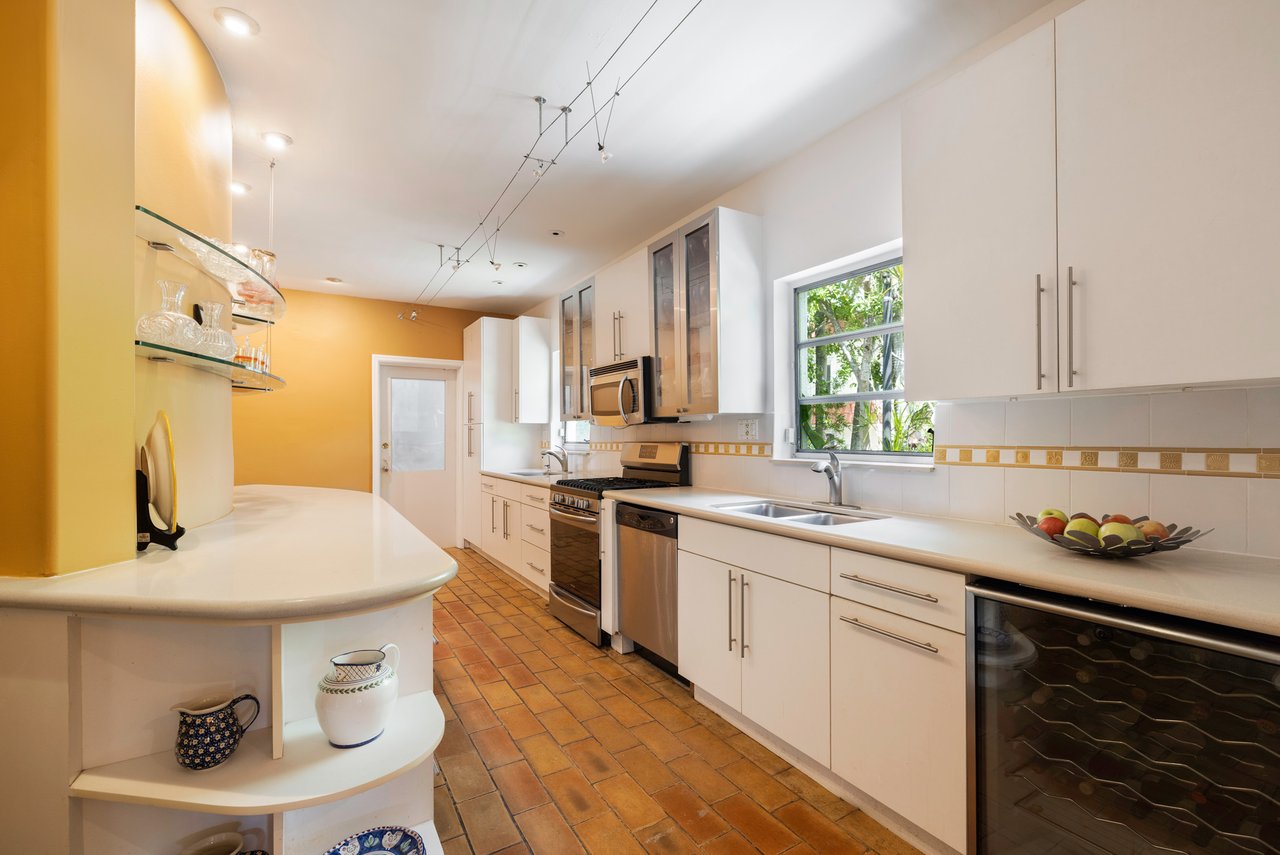 5215 Pine Tree Miami Beach