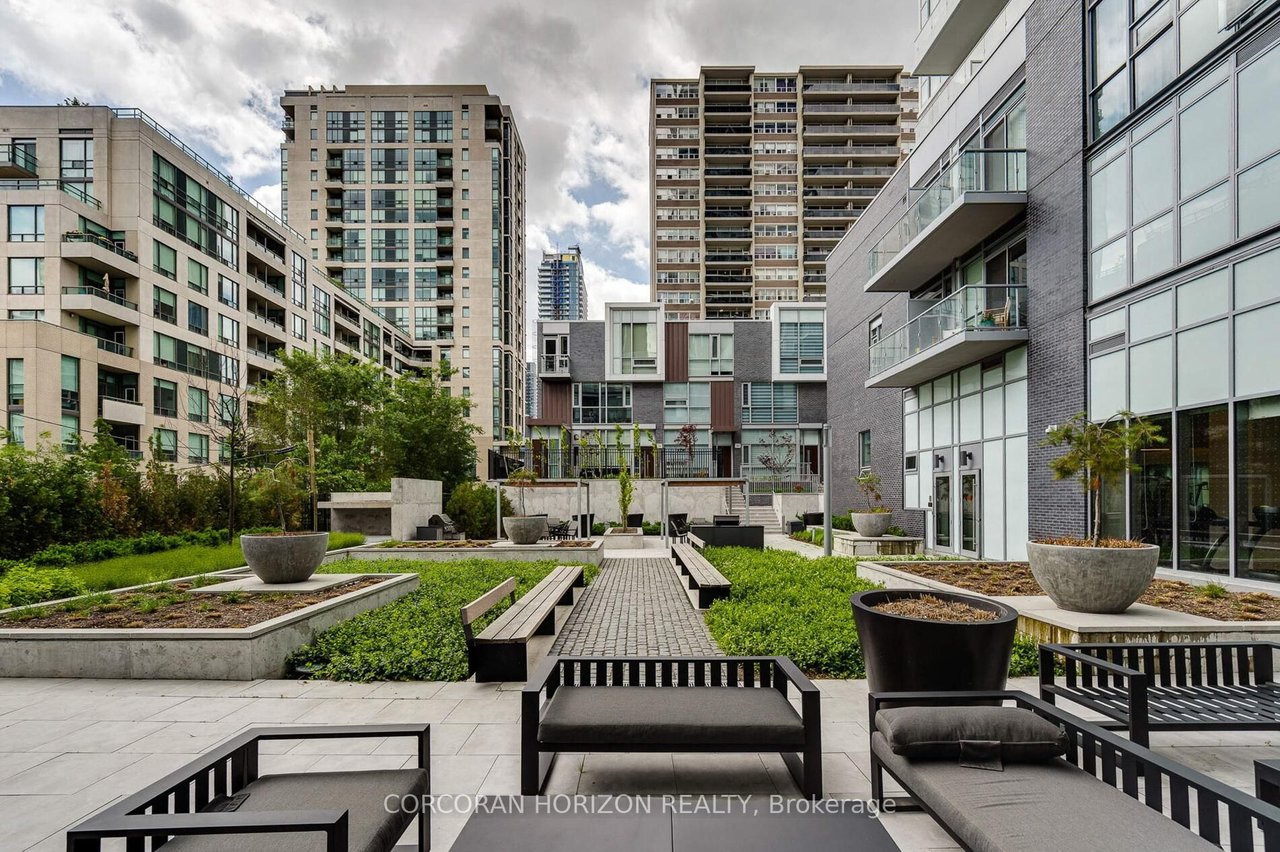 PENTHOUSE OPULENCE BY THE EGLINTON LRT