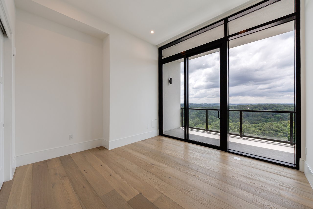 2425 Peachtree Road Unit 1806