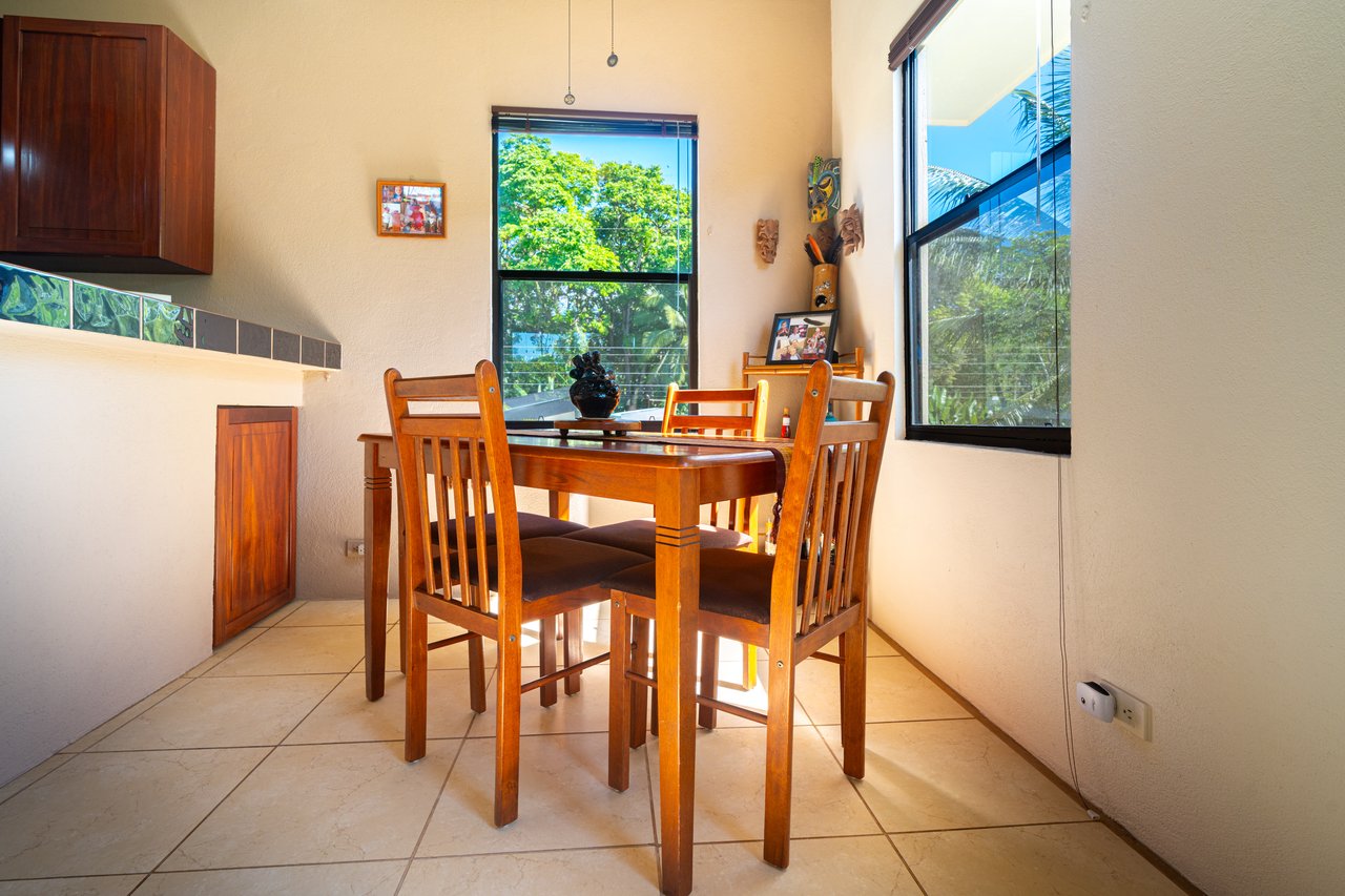 Casa Brisa de La Playa, 2 Bedroom Home Just Steps From the Beach!