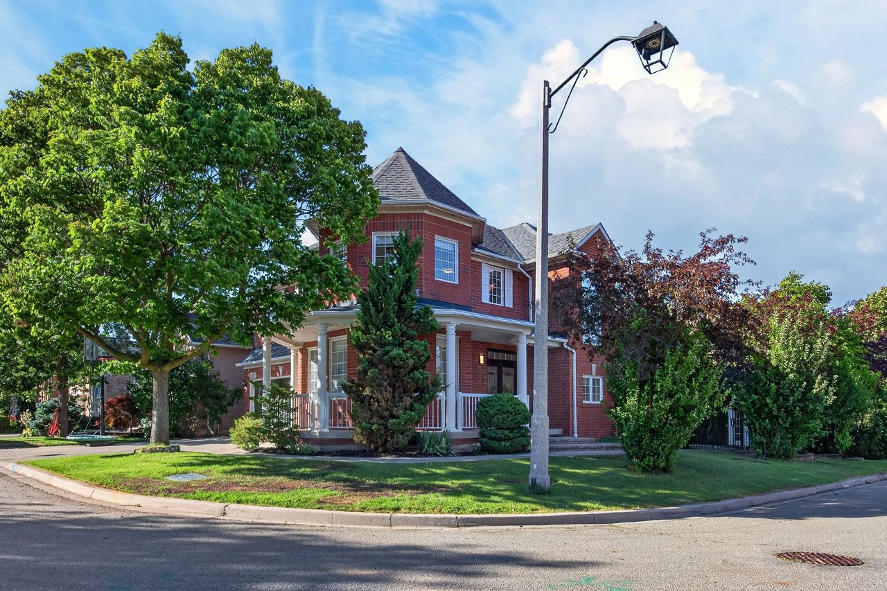 2201 Lapsley Crescent, Oakville