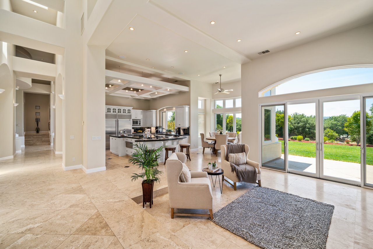 41555 Avenida Conchita
