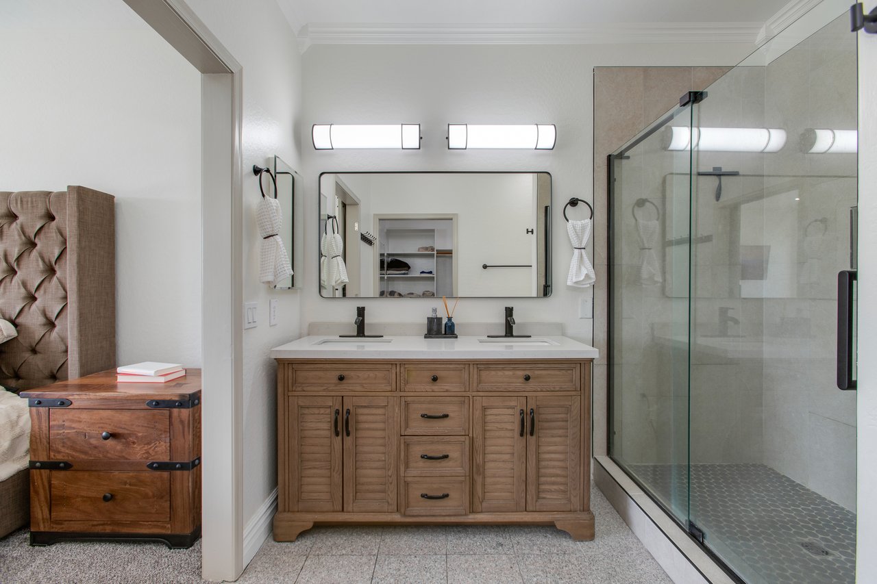 8242 S Hidden Trail Ct