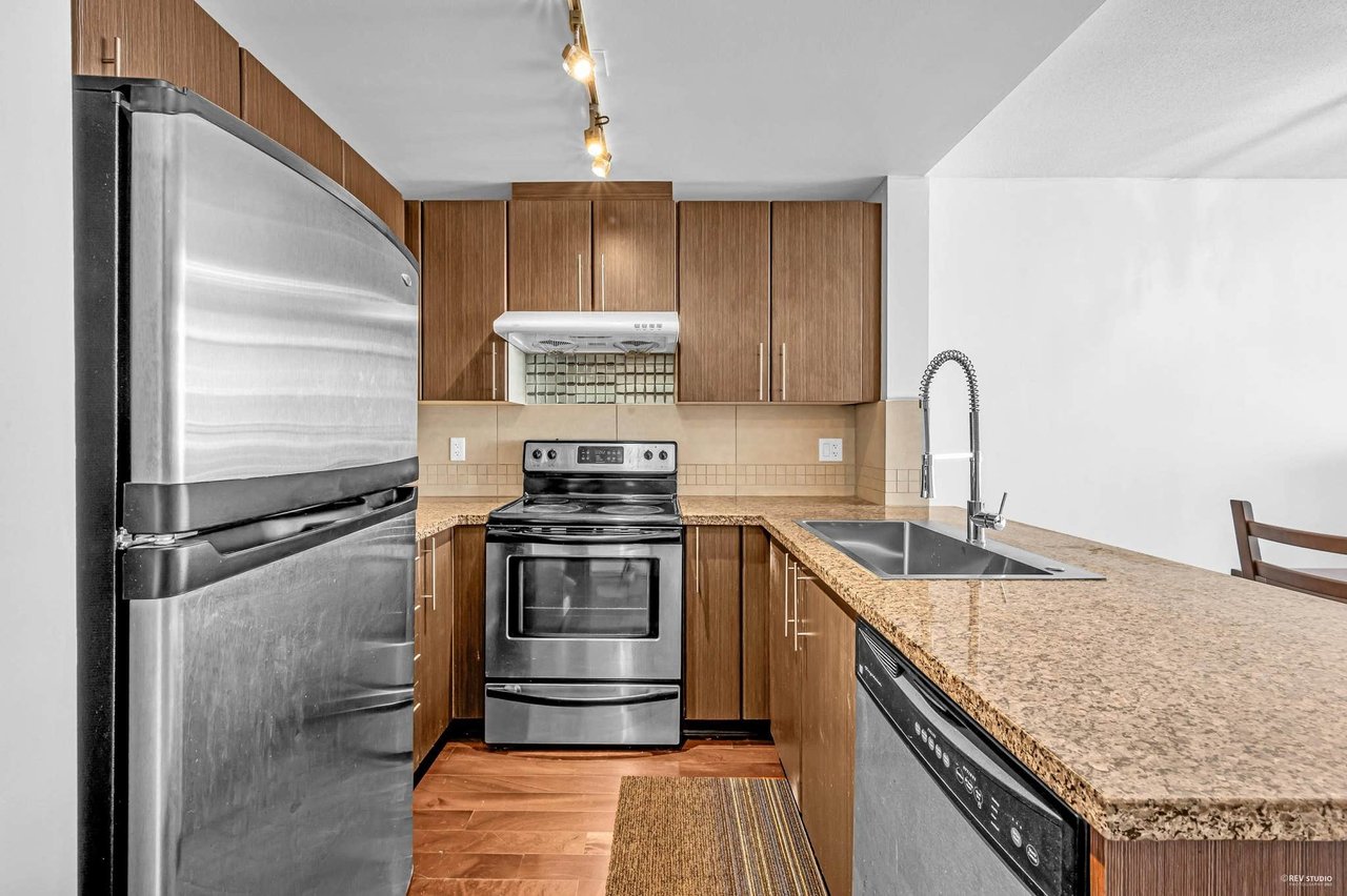 3303-892 Carnarvon Street