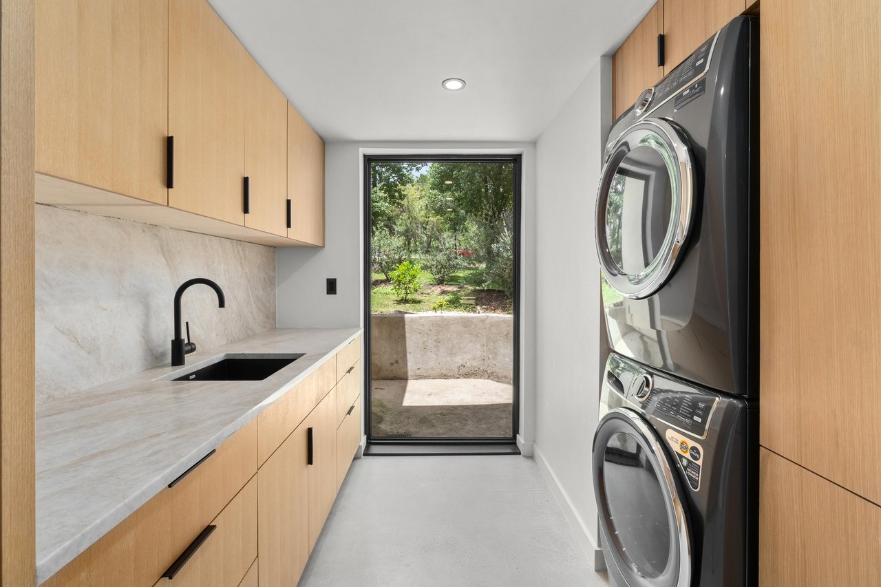 203 Wildcat Hollow and 100 Redbud Trail