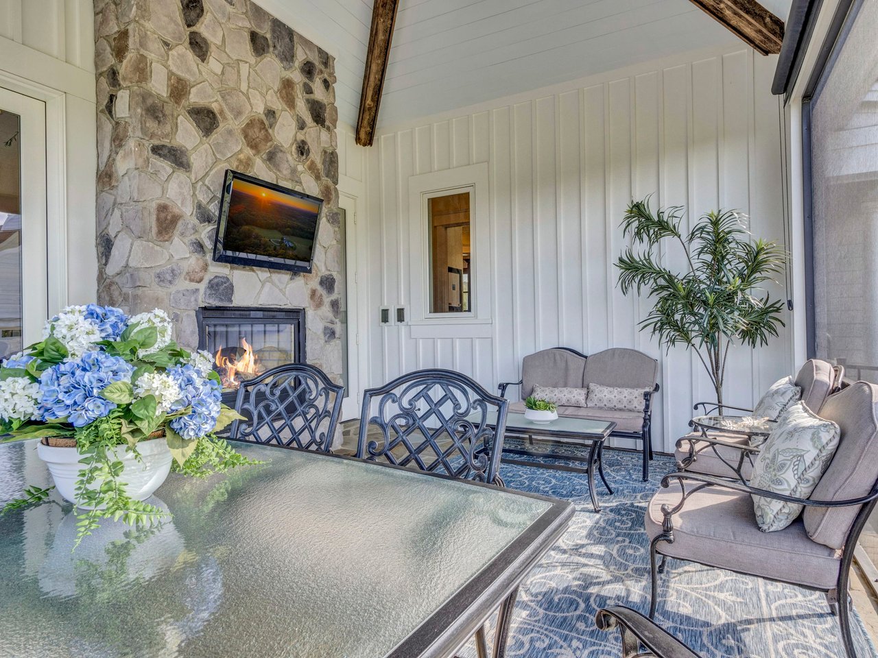 162 Acre Estate with Mountain Views