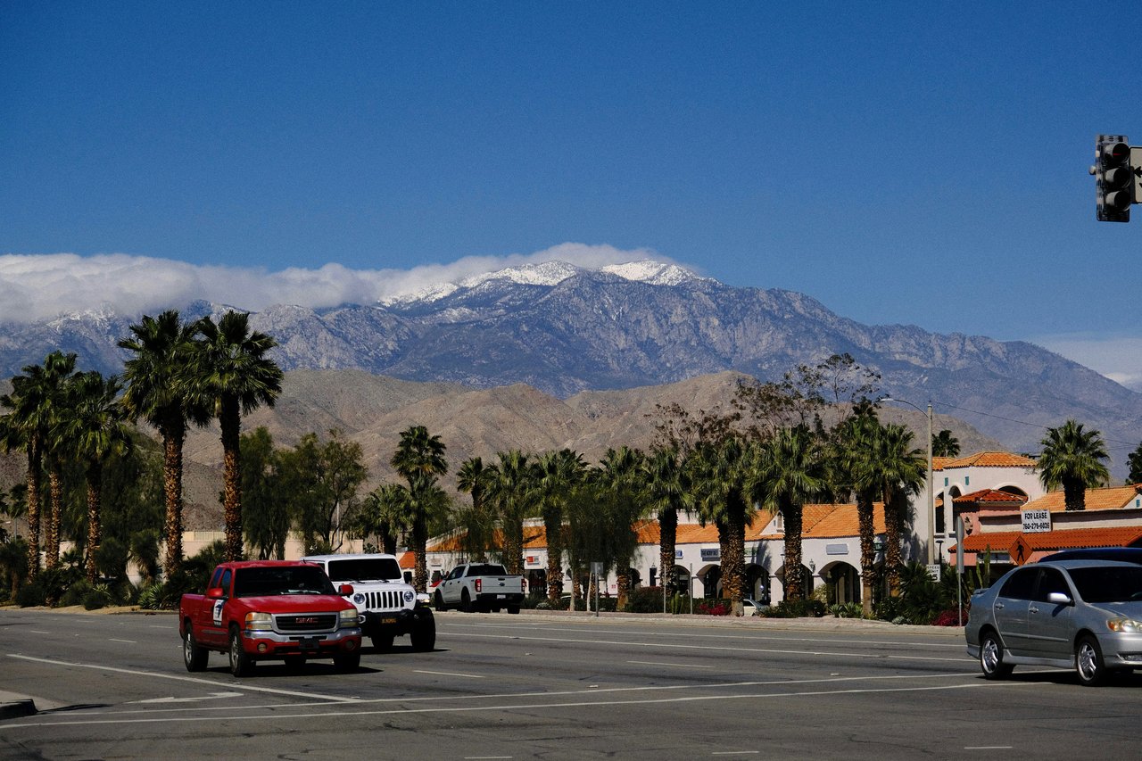 Palm Desert neighborhoods and homes at different price points beneath the mountains